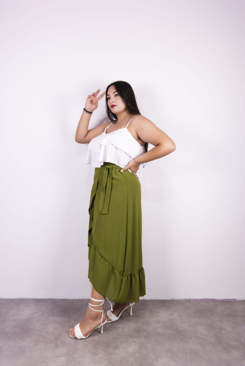 DONNA CURVY-CURVY-ABBIGLIAMENTO COMODO-DONNA FORMOSA-ABBIGLIAMENTO CURVY-PLUS SIZE-TAGLIE COMODE