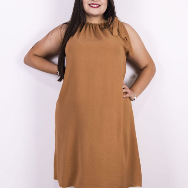 DONNA CURVY-CURVY-ABBIGLIAMENTO COMODO-DONNA FORMOSA-ABBIGLIAMENTO CURVY-PLUS SIZE-TAGLIE COMODE