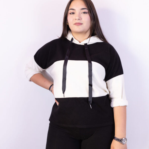 DONNA CURVY-CURVY-ABBIGLIAMENTO COMODO-DONNA FORMOSA-ABBIGLIAMENTO CURVY-PLUS SIZE
