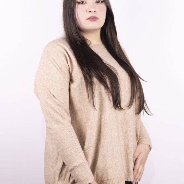 MAGLIA CON TASCHE